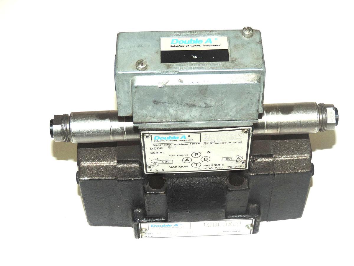 Used VICKERS DOUBLE A QF02C10D1 DIRECTIONAL CONTROL VALVE W/ PILOT VALVE QF3FF10B1