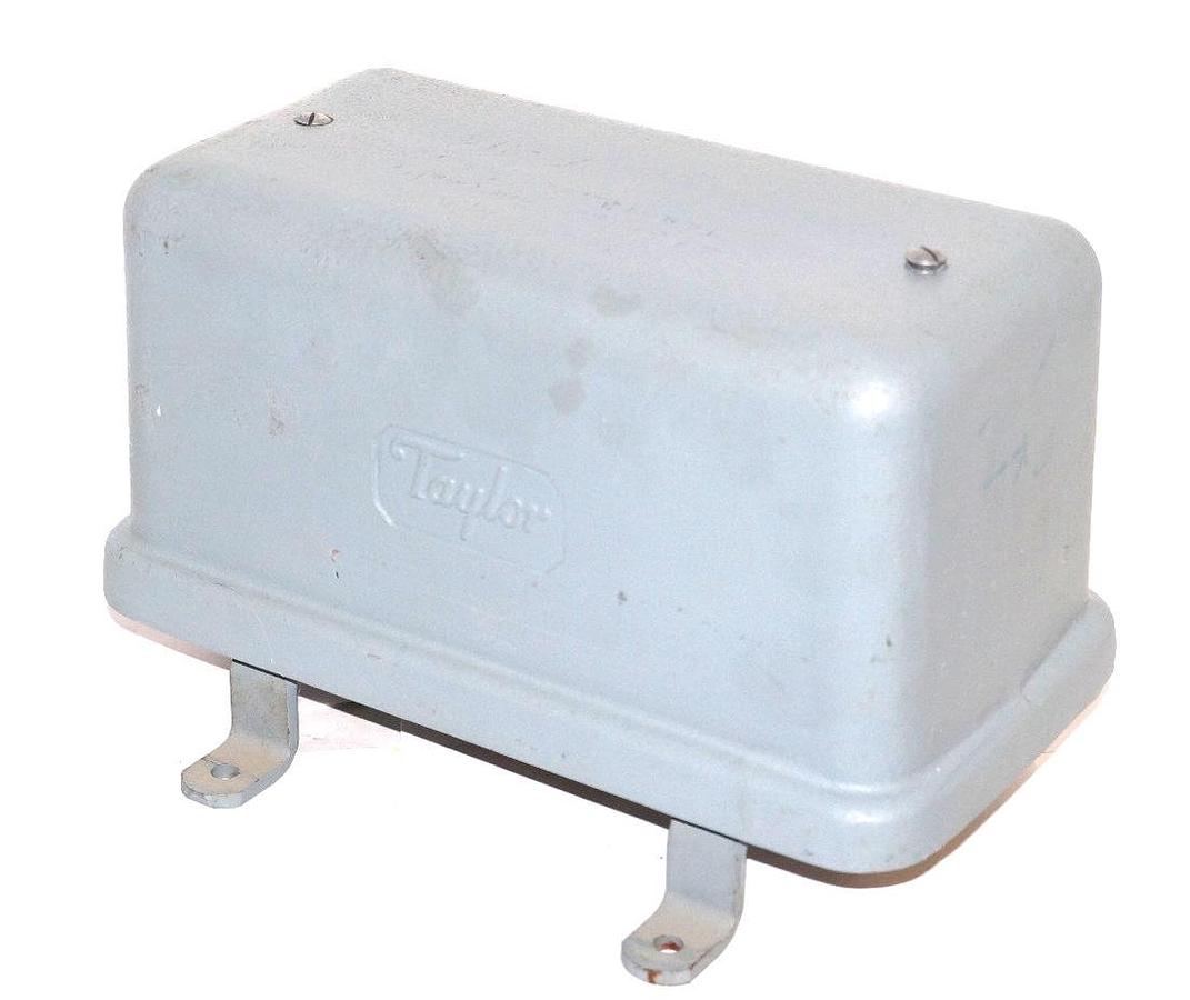 Used NEW TAYLOR INSTRUMENTS CO. F113-6646A ELECTRO PNEUMATIC TRANSDUCER TRANSMITTER