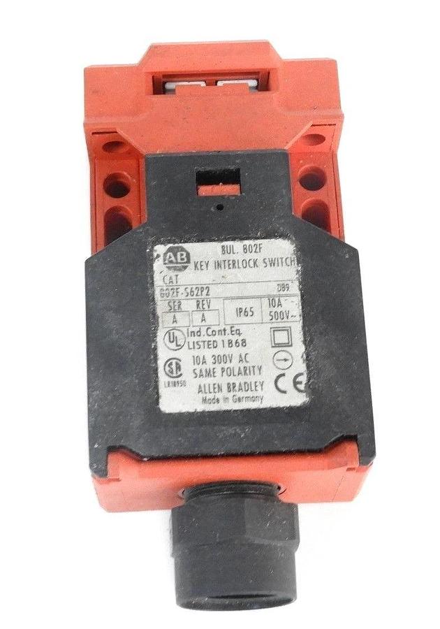 Used ALLEN BRADLEY 802F-S62P2 KEY INTERLOCK SWITCH SER A, REV A, 10A, 500V, 802FS62P2