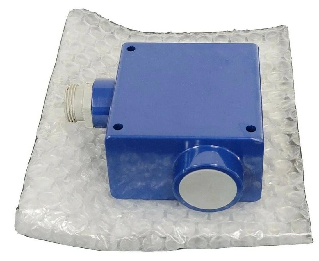 Used SCHNEIDER ELECTRIC HYDE PARK SM553A000 ULTRASONIC PROXIMITY SENSOR 421229