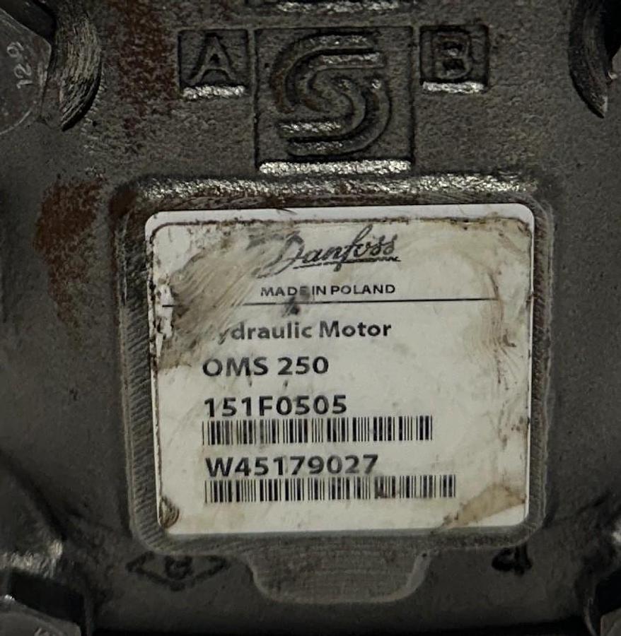 Used DANFOSS OMS 250 / 151F0505 ORBITAL HYDRAULIC MOTOR 1-1/4'' SHAFT DIA OMS250 NSNP