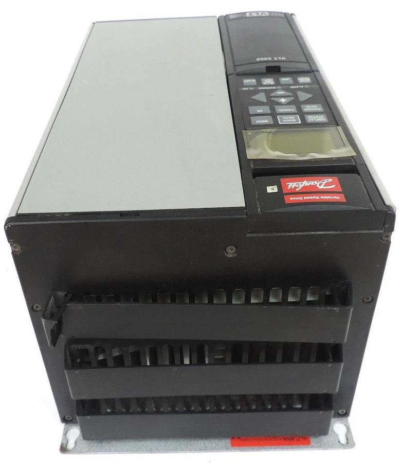 Used DANFOSS VLT 5004 DRIVE 2.2KW/3HP 9.5A, VLT5004PT2CN1STR0DLF20A00 5000 SERIES