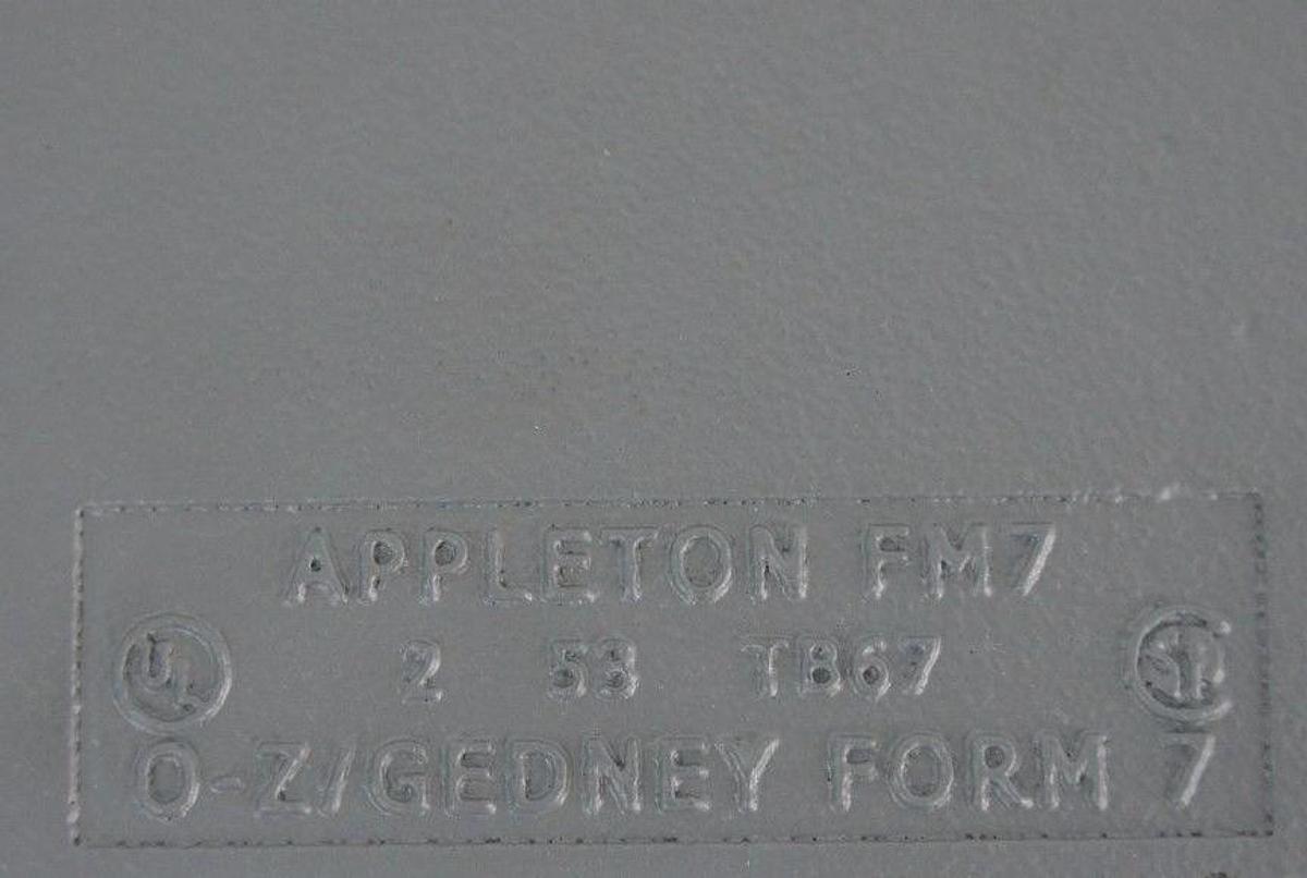 Used NIB APPLETON TB67 GRAYLOY FM7 CONDUIT BODY TYPE TB, 2"