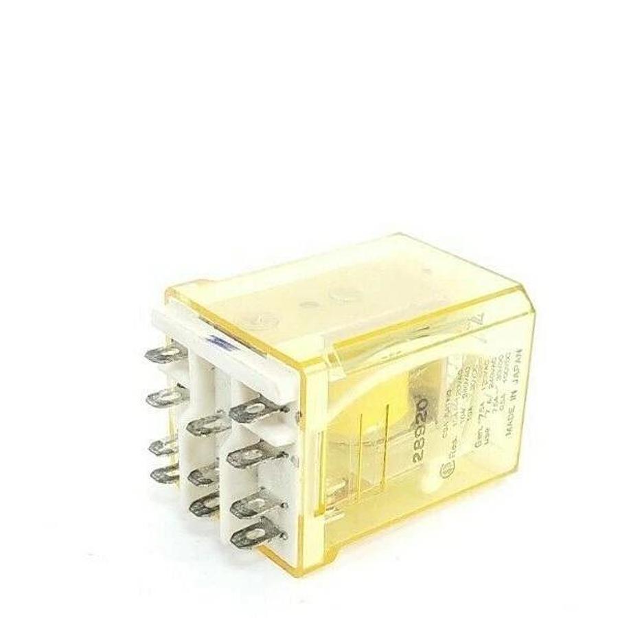 Used IDEC RR3B-UL-DC24V RELAY PLUG-IN 3PDT 10AMP 24VDC, RR3BULDC24V