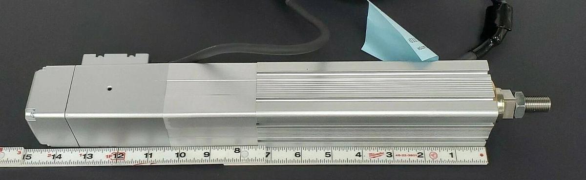 Used NEW IAI RCS2-RA5C-I-100-4-100-T2-R20-A2-B ROBO CYLINDER RCS2RA5CI1004100T2R20A2B