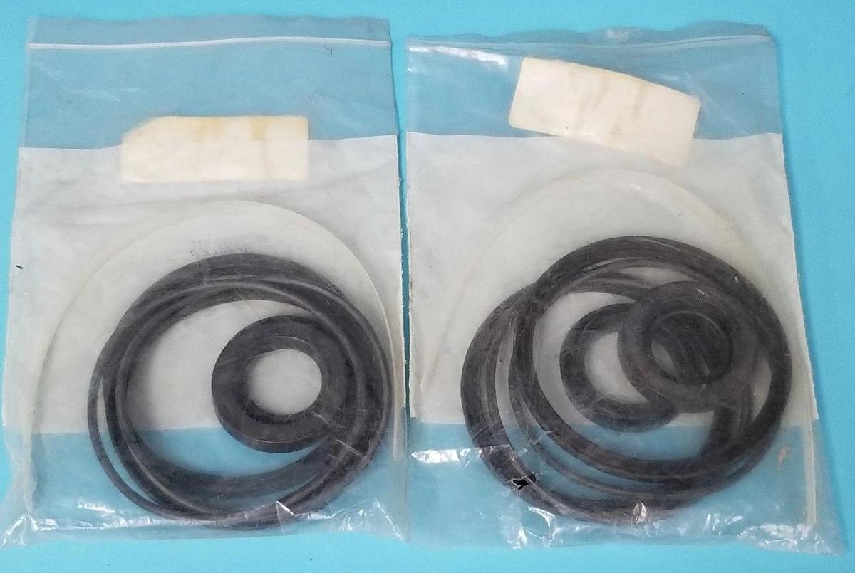 (2) NEW FLUID SEALING INC SPABLRD AIR SEAL PACKING KITS 1-3/8" ROD SIZE 4'' BORE