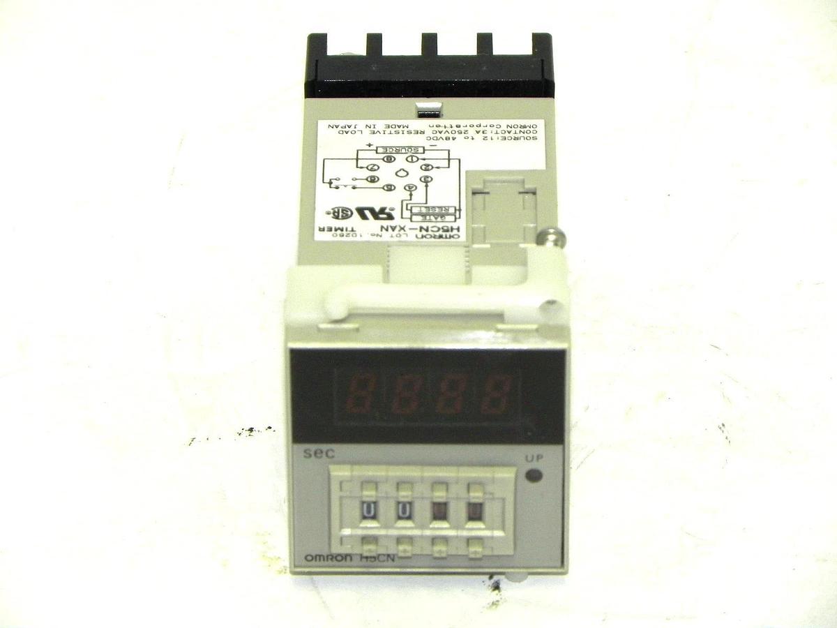 Used OMRON H5CN-XAN TIMER 12 TO 48VDC 3A 250VAC W/ P3G-08 SOCKET H5CNXAN