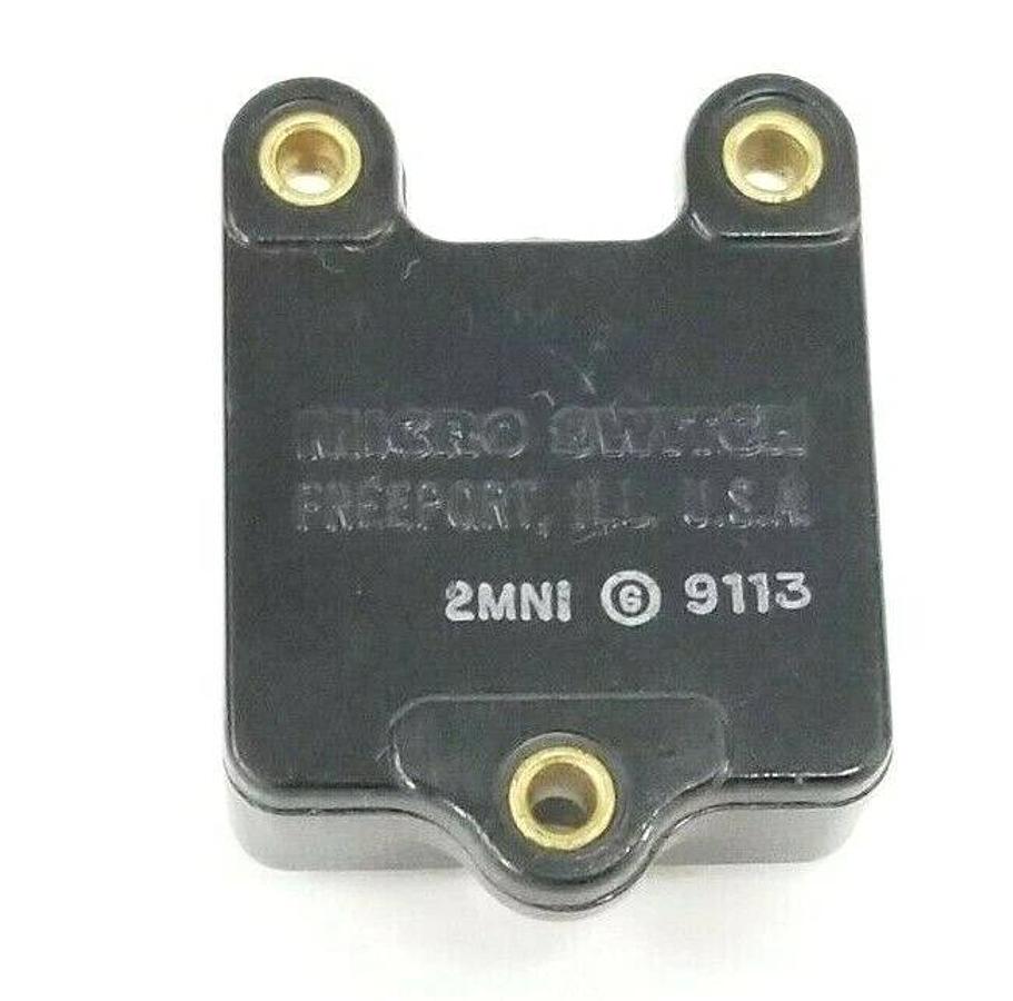 Used HONEYWELL 2MNI PIN PLUNGER DPDT 10AMP 480 V