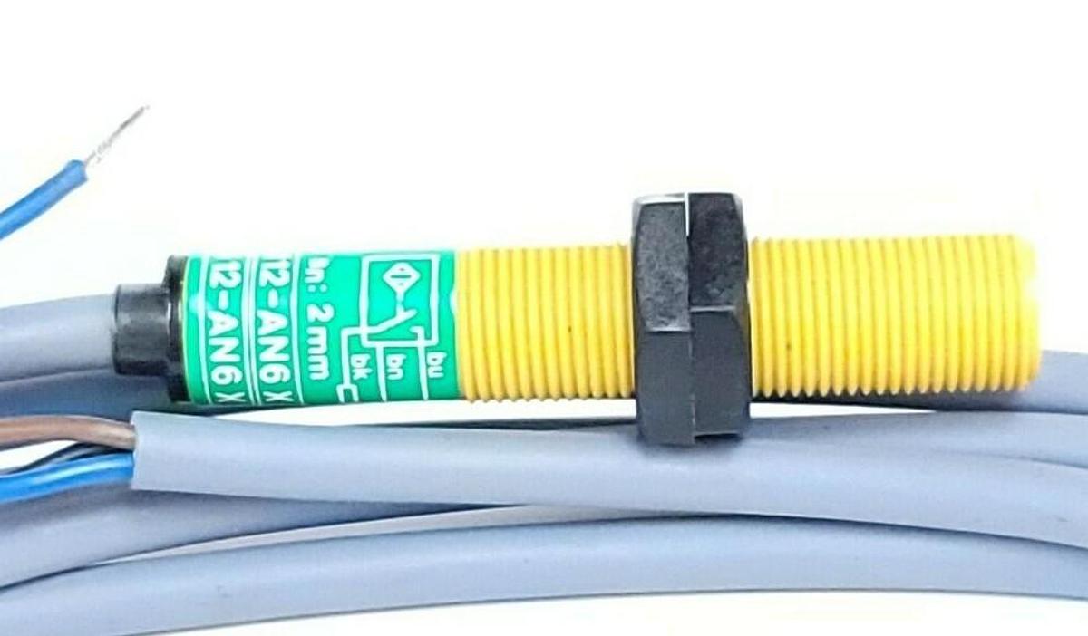 Used NEW TURCK BI2-S12-AN6X PROXIMITY SENSOR BI2-M12-AN6X 10-30VDC, SN: 2mm