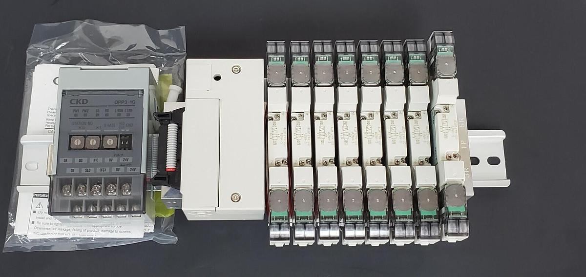 NIB CKD M4GB120R-C6-T6G1WHZ1D-8-3 VALVE MANIFOLD ASSEMBLY OPP3-1G DC24V