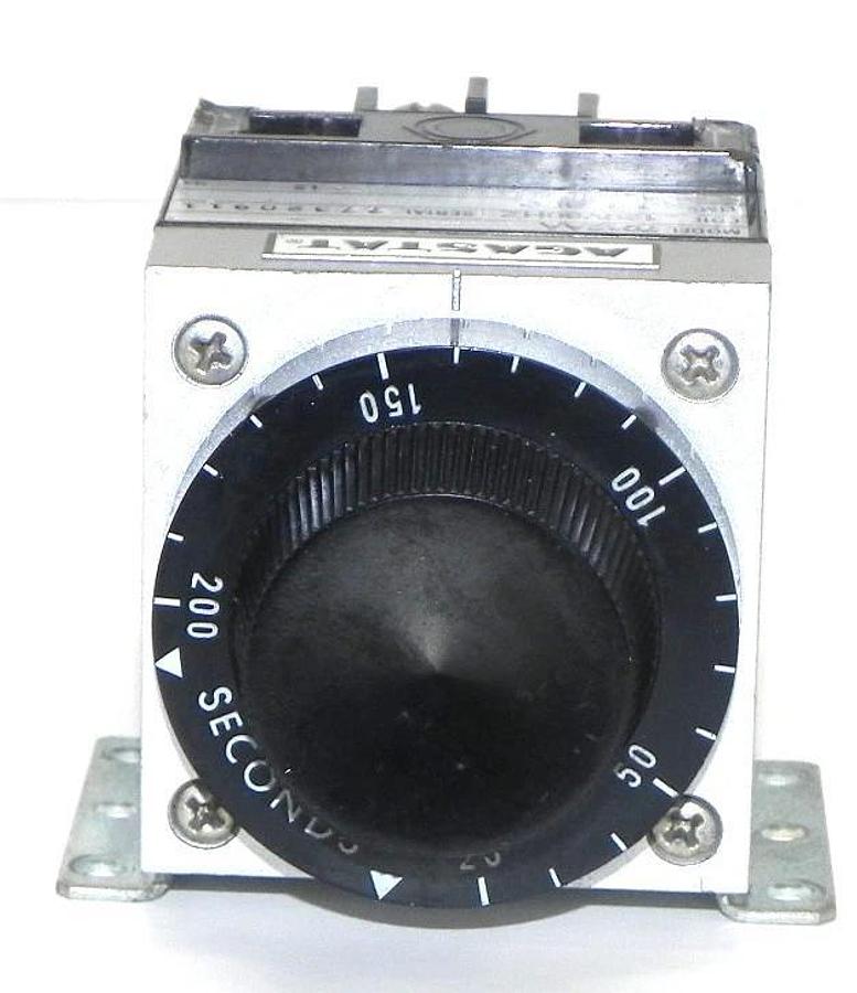 Used AGASTAT 7012AA TIME DELAY RELAY ON-DELAY DPDT 120VAC 0.1-1SECOND
