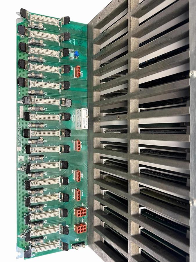 Used HONEYWELL 51401525-100 Rev A 15-Slot Chassis w/ (13) Digital & (2) Analog Module