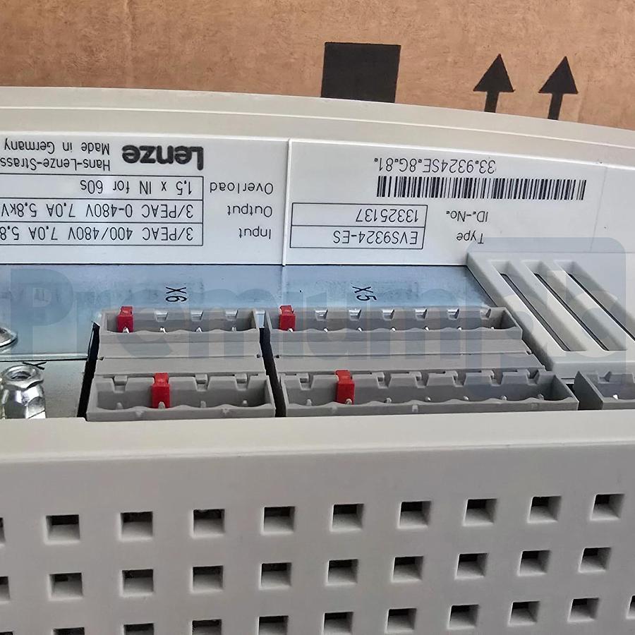Lenze EVS9324-ES 9300 Servo Inverter Drive 480V 7A 5.8kVA EVS9324ES 13325137 NEW