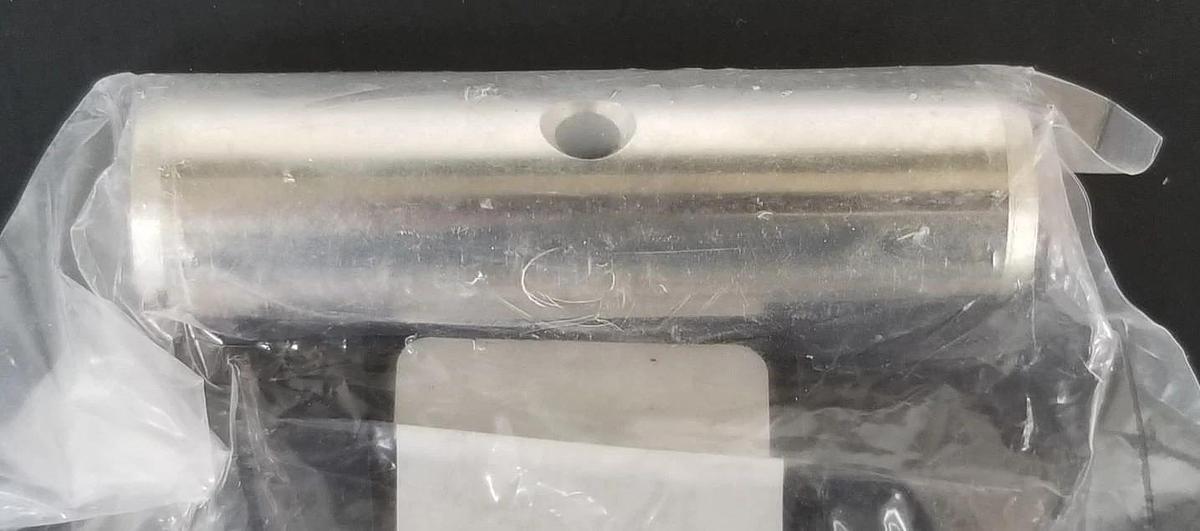 LOT OF 4 NEW PIVOT PINS 585096302 YALE MP / MPB040AC