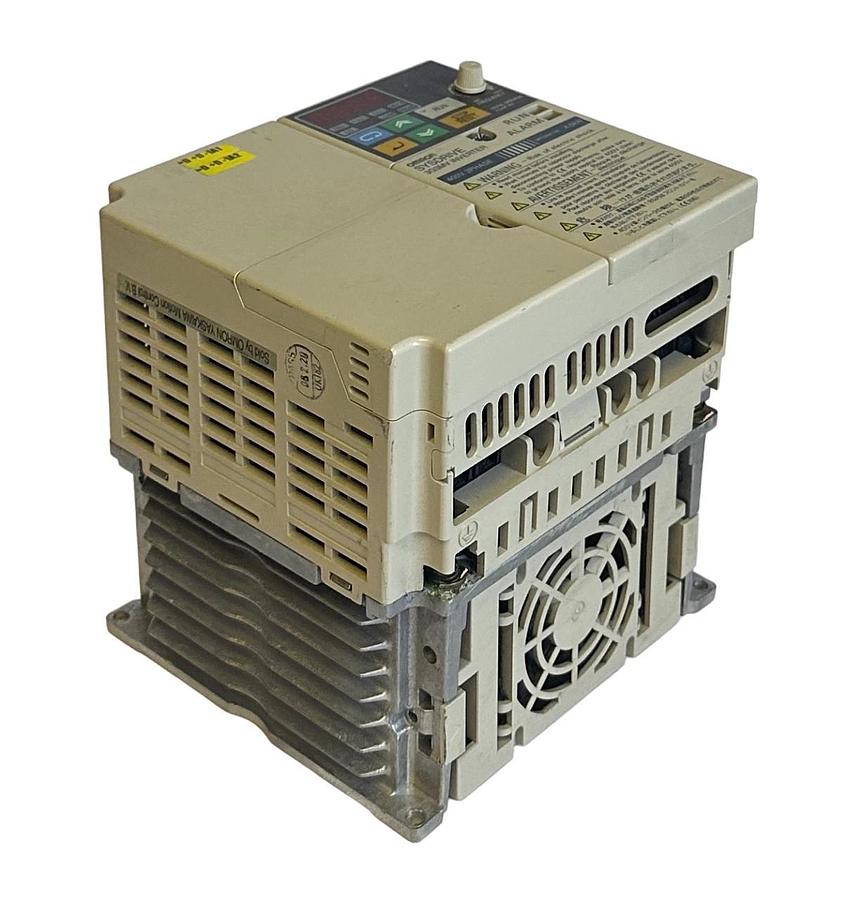 Used OMRON YASKAWA CIMR-V7AZ44P0 / CIMRV7AZ44P0 SYSDRIVE INVERTER 3G3MV 44P00 12A