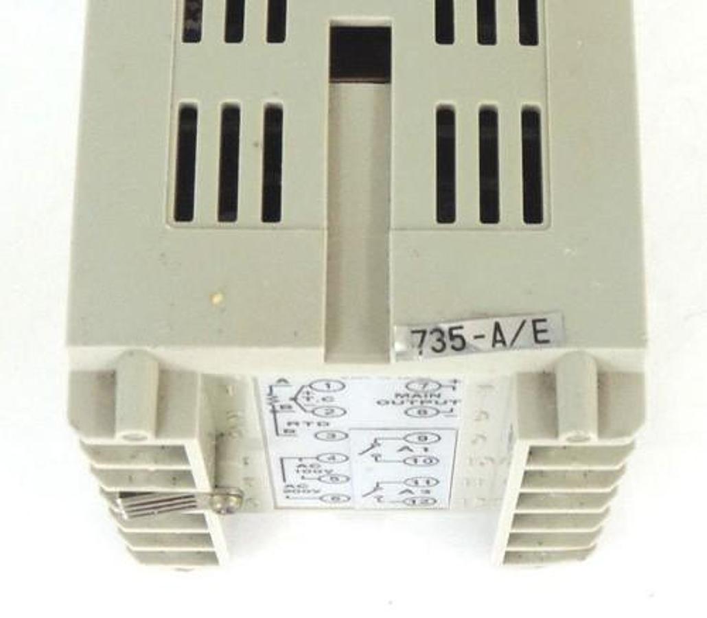 Used SHINKO 735-A/E APC TEMPERATURE CONTROLLER 735AE 0-400C