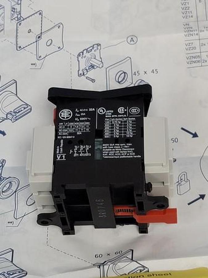 NEW TELEMECANIQUE VCF1 MAIN EMERGENCY SWITCH DISCONNECT + HANDLE