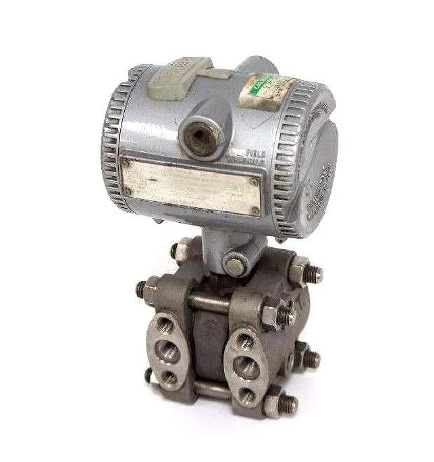 Used BAILEY PTSDDC122BB210B DIFFERENTIAL PRESSURE TRANSMITTER W/ 109834, 6640211
