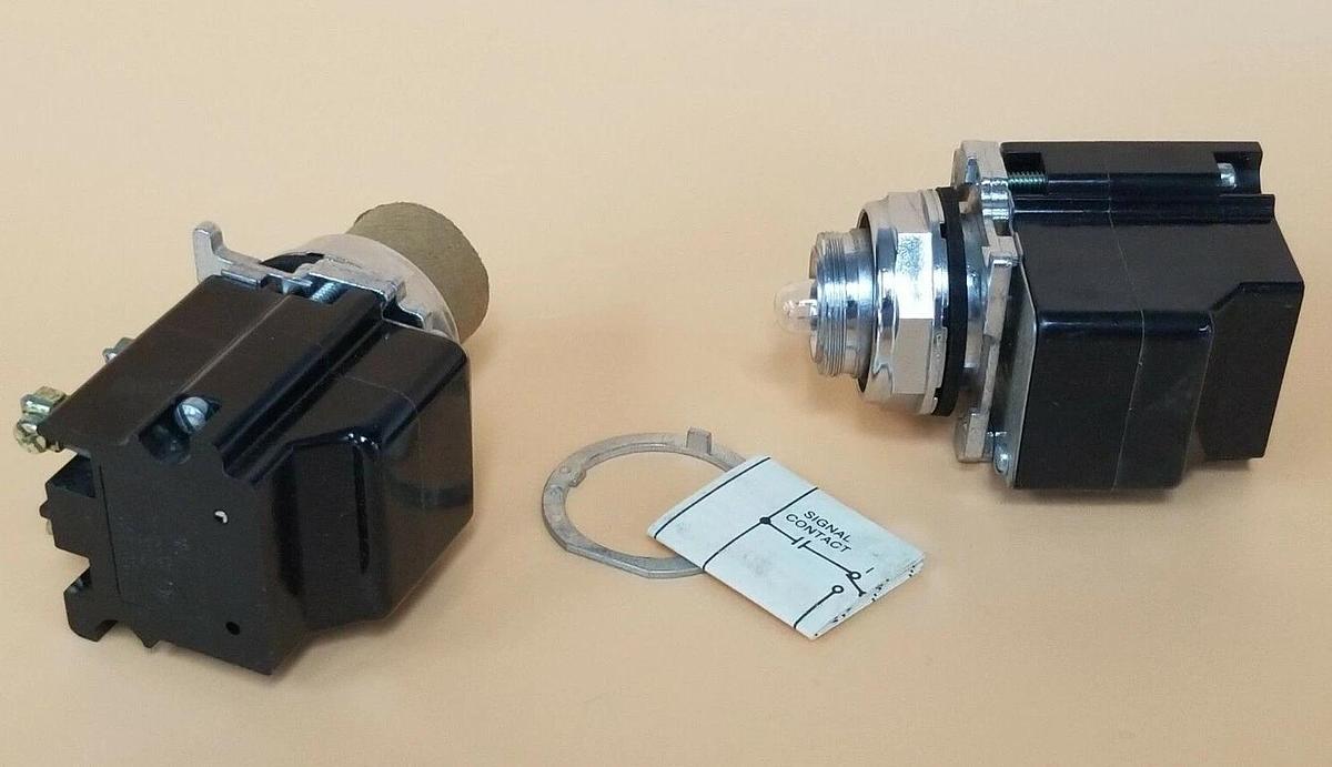 Used LOT OF 2 NIB CUTLER HAMMER 10250T224 PRETEST LIGHT PUSHBUTTONS 480V 50-60HZ