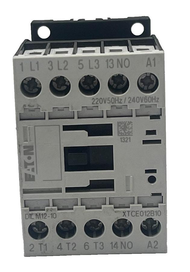 Used EATON DIL M12-10 / XTCE012B10 3-Pole IEC CONTACTOR XT IEC 12A 220V 50Hz NSNP