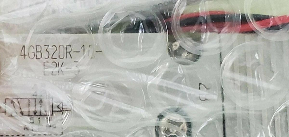 Used NEW CKD 4GB320R-10-E2K-3 PNEUMATIC PILOT VALVE 4GB320R10E2K3