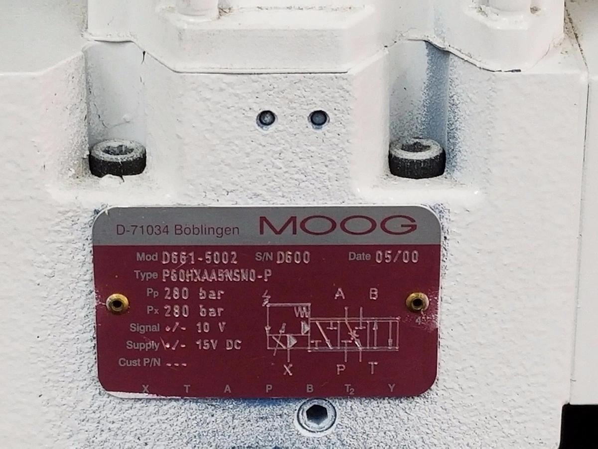 Used MOOG MODEL D661-5002 SERVO VALVE TYPE P60HXAA5NSM0-P
