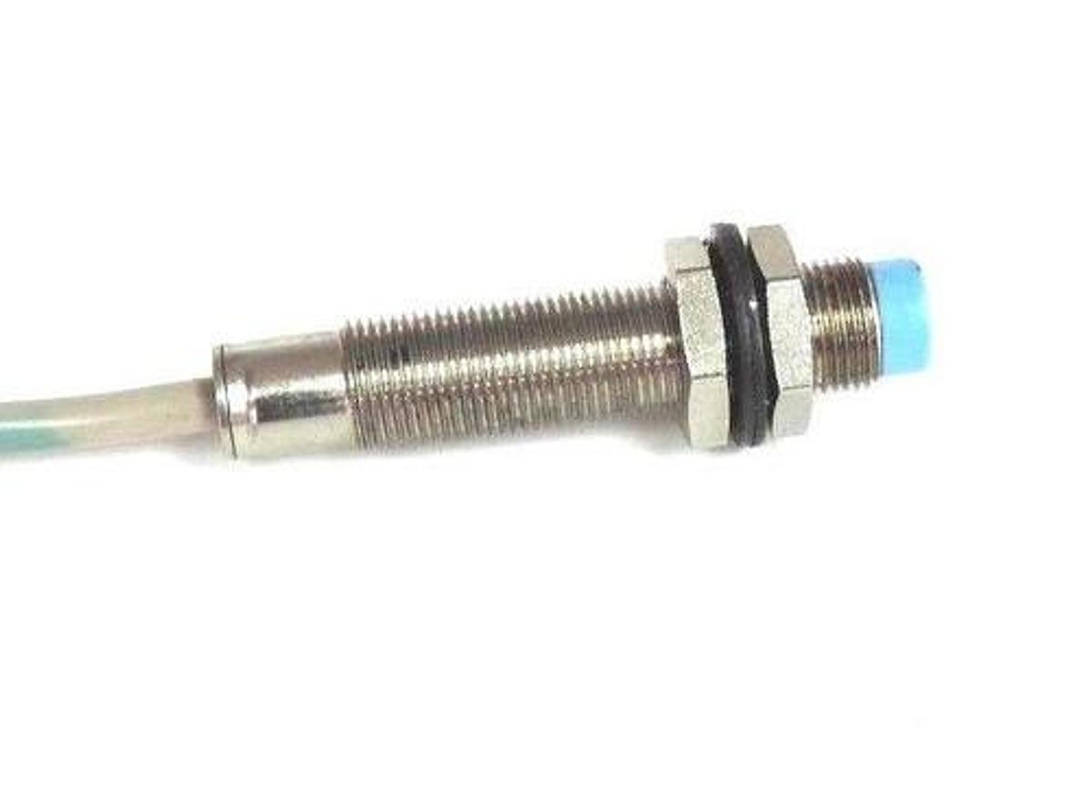 Used NEW CUTLER HAMMER E57S INDUCTIVE PROXIMITY SENSOR SERIES A1 90-250VAC 45/65HZ