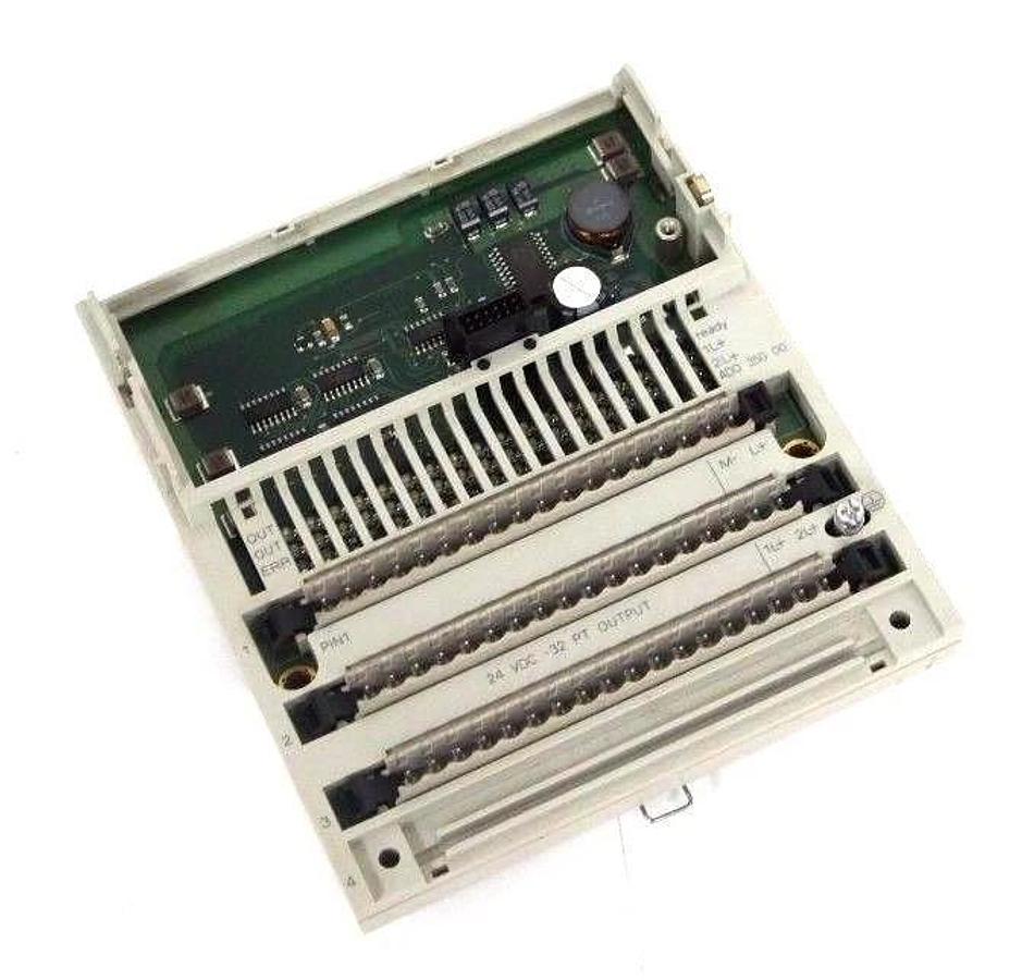 Used SCHNEIDER ELECTRIC 170ADO35000 I/O BASE 24VDC-32PT OUT, PV: 05, RL: 16