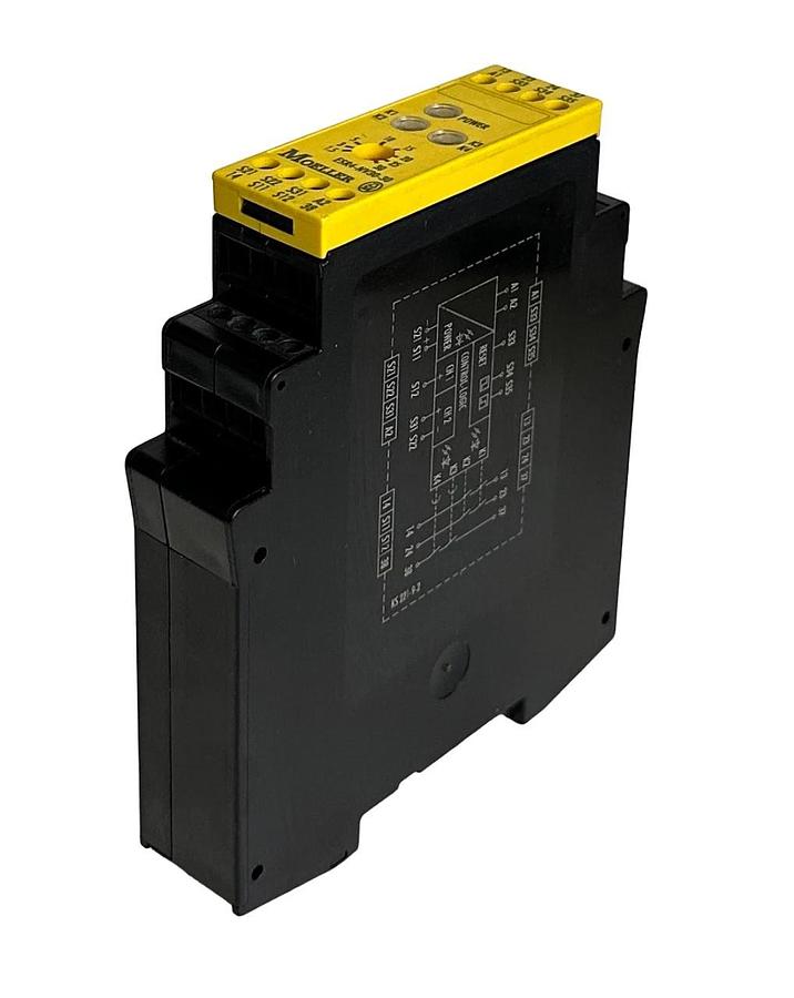 Used MOELLER ESR4-NV30-30 / ESR4NV3030 SAFETY RELAY 24VDC 18815820