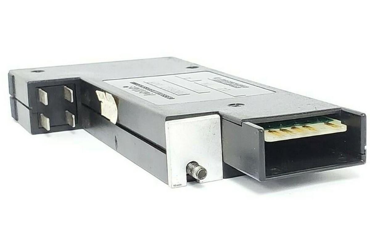 Used RELIANCE 802812-12R AUTOMATE PROGRAMMABLE CONTROLLER OUTPUT MODULE 45C60