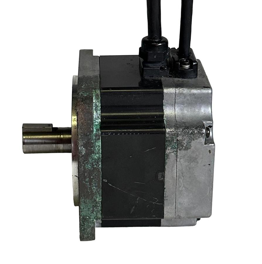 Used OMRON R7M-AP20030-S1 / R7MAP20030S1 SERVO MOTOR 200W 0.637Nm 2A 305914-1-7