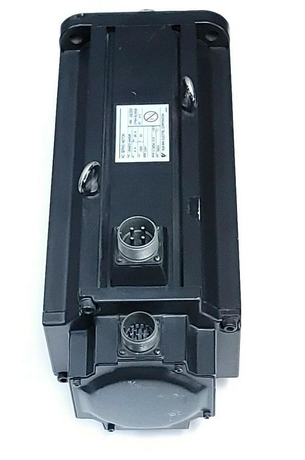 Used NEW YASKAWA ELECTRIC USAGED-44AS2K AC SERVO MOTOR 4.4kW W/ UTMAH-B15ASB ENCODER