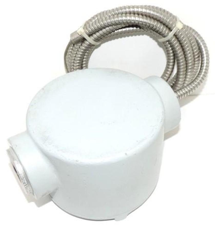 Used NEW THERNON ET7-200 THERMOSTAT. RANGE 0-200F, 14 AMP, 120-240 VAC, ET7200