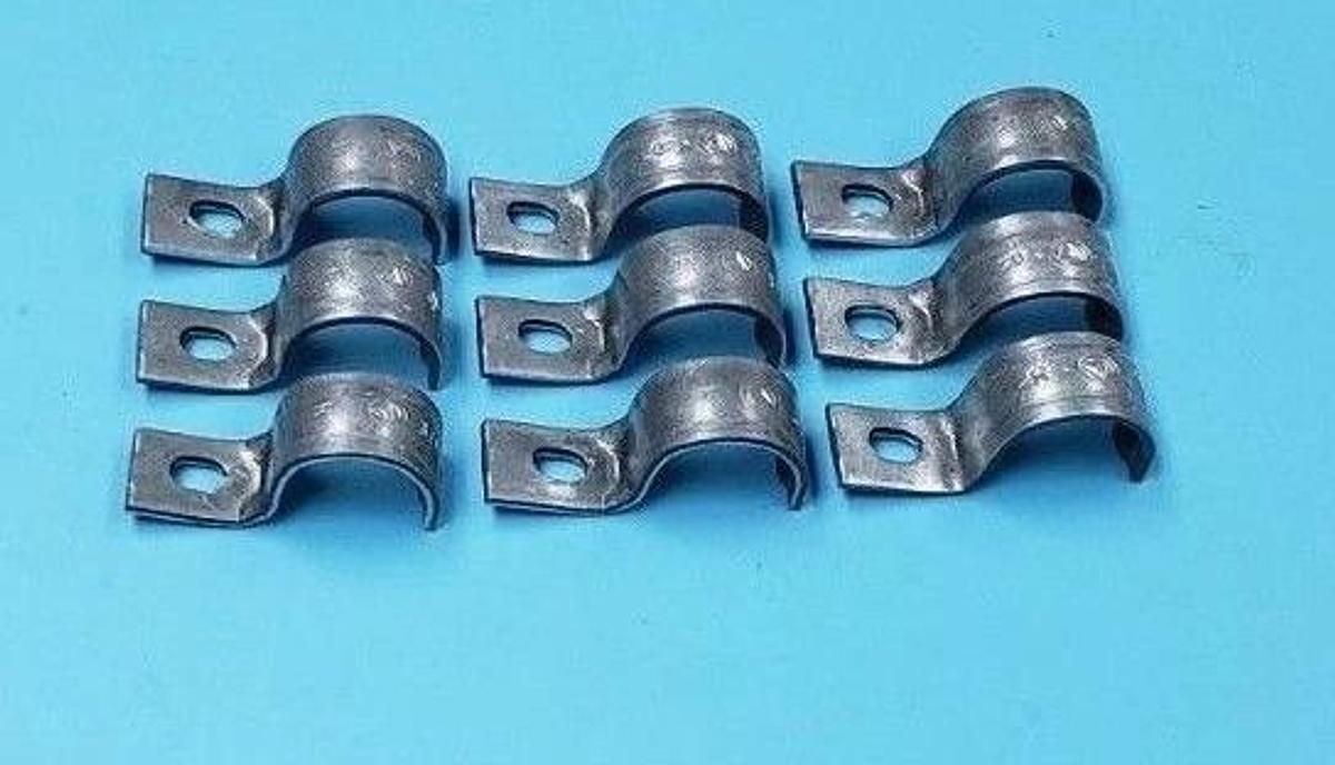 Used LOT OF 9 APPLETON 3/4" STEEL PIPE CLAMPS