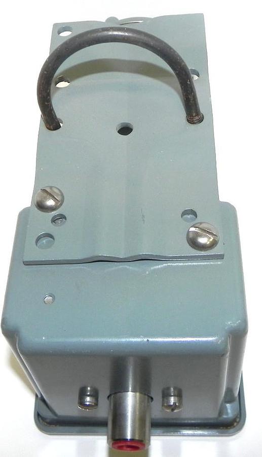 Used NEW MOORE PRODUCTS 173S PNEUMATIC PRESSURE TRANSMITTER B/M: M104215-1