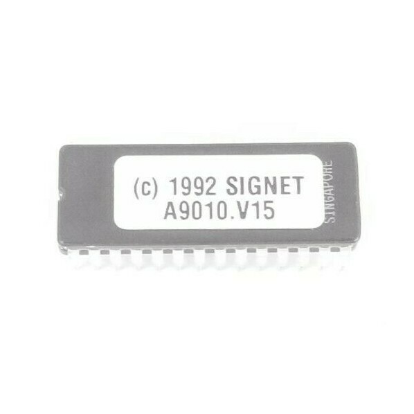 Used GF SIGNET A9010.V15 E-PROM CHIP 28 PIN FOR FLOW CONTROLLER SIGNET 1992