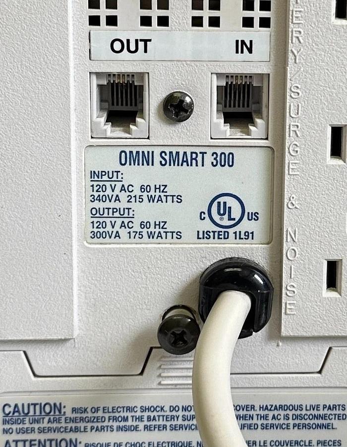 Used TRIPP LITE OmniSmart UPS OM3342 OMNI SMART 300 POWER SUPPLY 120VAC IN/OUT 60Hz