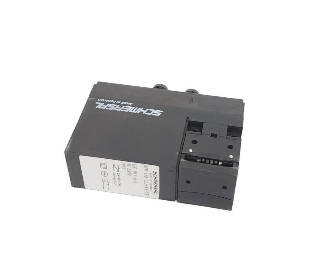 Used SCHMERSAL AZM 170-02ZRKA-ST 24VDC/ZC 40-60HZ 101141422