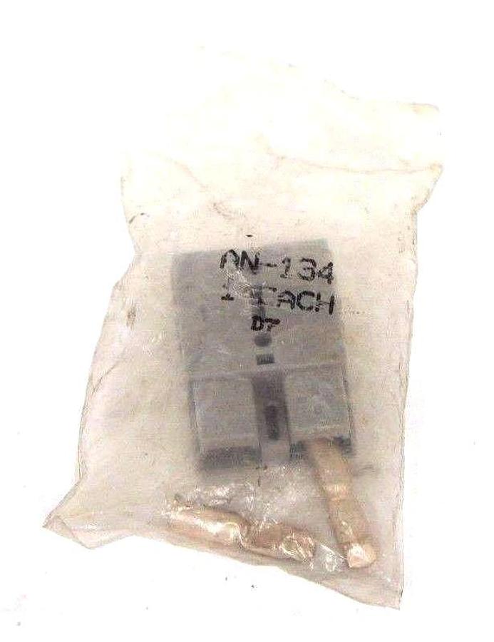 Used NEW CLEVELAND AN-134 CONNECTOR FEMALE GRAY 2PIN AN134