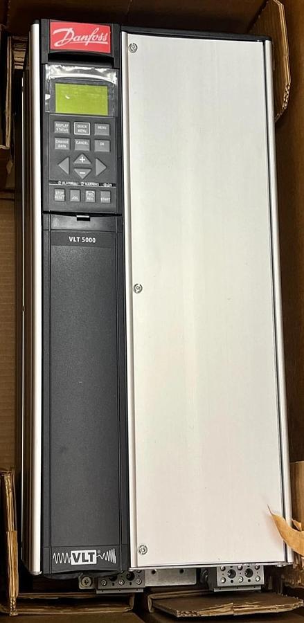 Danfoss 178F6657 VLT 5000 AC Drive 20HP/15kW VLT5022PT5C20STR0DLF00A10C0 NSMP