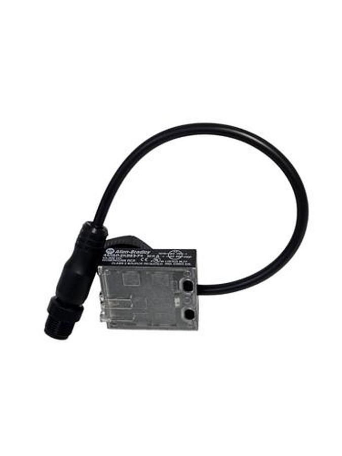 Used NEW ALLEN BRADLEY 44RSP-2KBE3-F4 PHOTOELECTRIC SENSOR SER. A 44RSP2KBE3F4