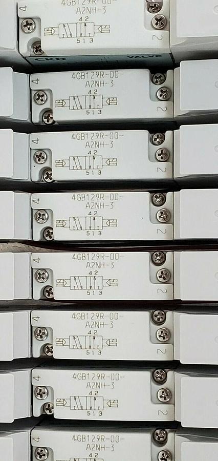 Used NIB CKD M4GB120R-C6-T6G1WHZ1D-8-3 VALVE MANIFOLD ASSEMBLY OPP3-1G DC24V