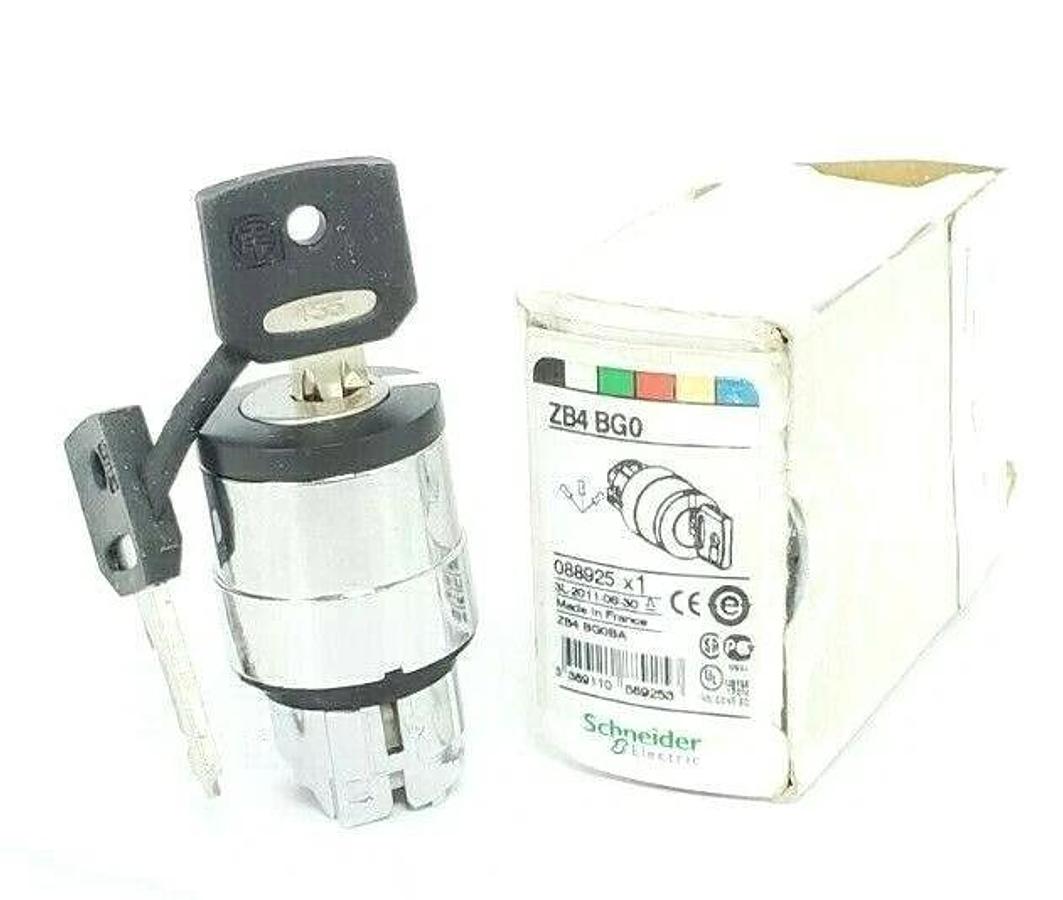 Used NIB SCHNEIDER ELECTRIC ZB4-BG0 KEY SELECTOR SWITCH ZB4BG0