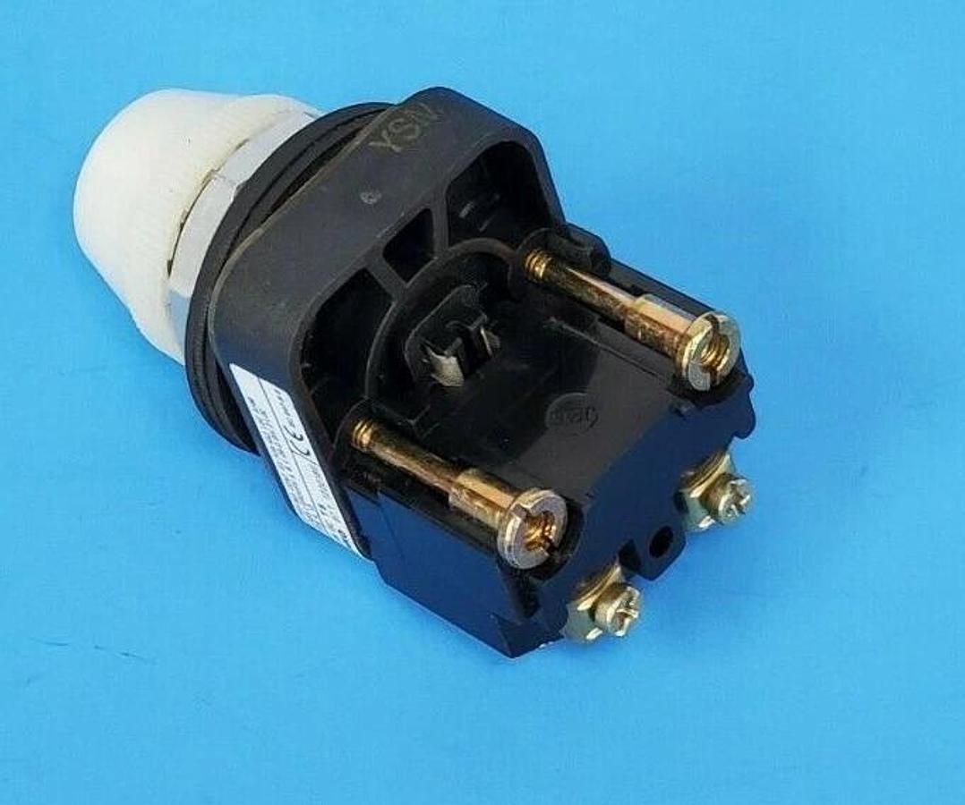 Used ALLEN BRADLEY 800T-P16W WHITE LENS PILOT LIGHT 800T-P16 W/ 40171-002-01 COIL