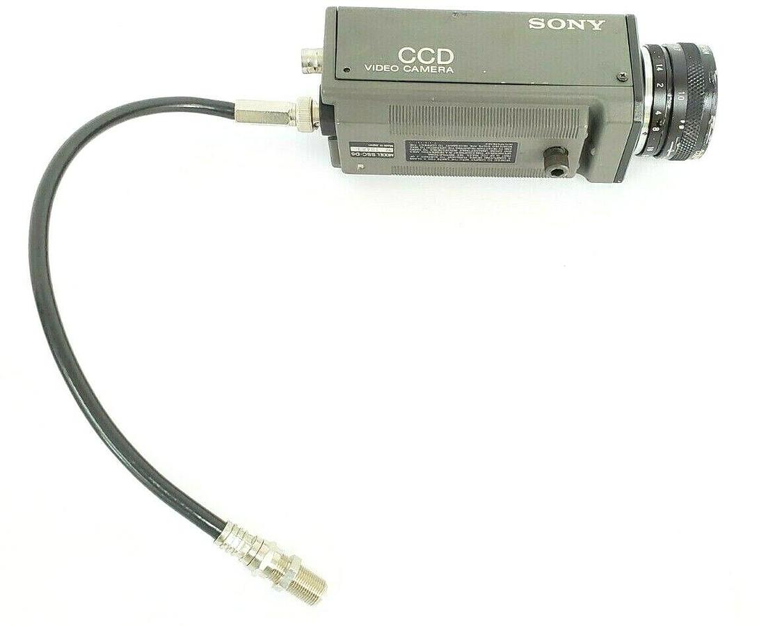 Used SONY SSC-D5 CCD VIDEO CAMERA SSCD5 W/ CABLE AND LENS