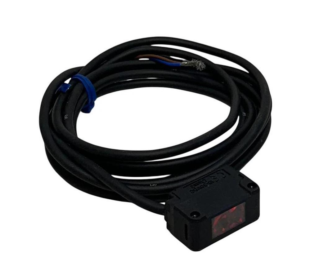 KEYENCE PZ-G101N / PZG101N Square Reflective Sensor 10-30VDC RED LED 200mm NSNP