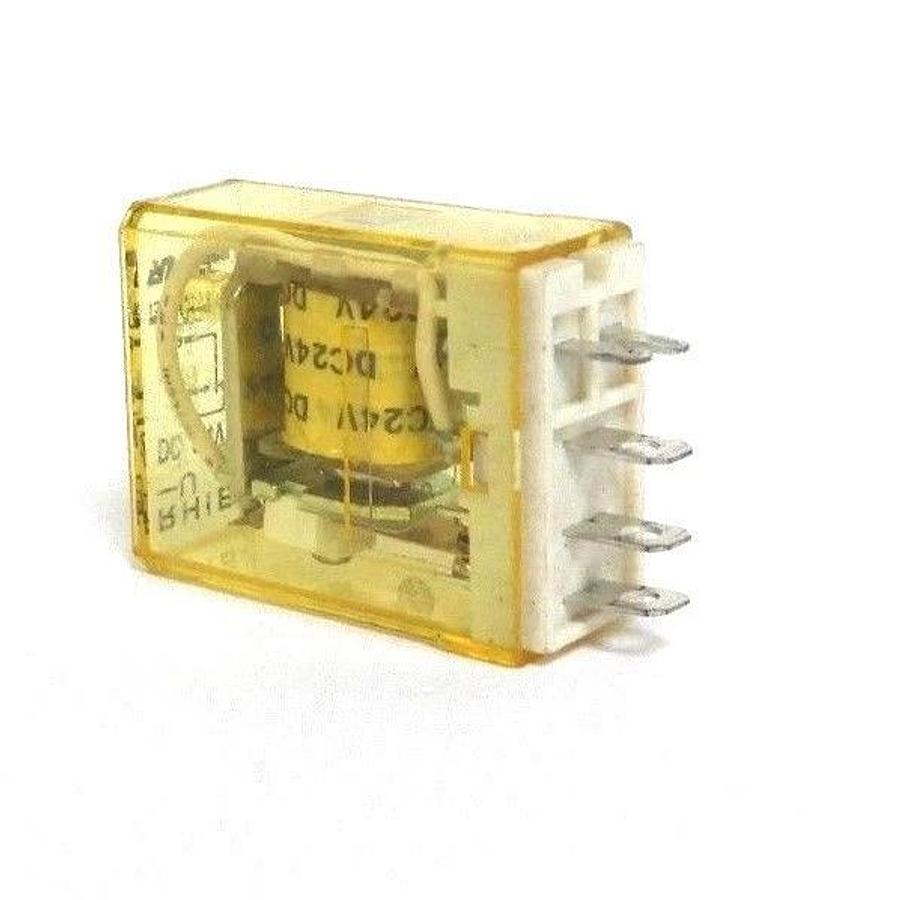 Used IDEC RH1B-UDC24V SPDT 24VDC PLUG IN RELAY RH1BUDC24V