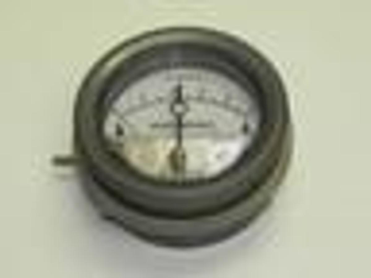 Used DWYER 2205MP MAGNEHELIC PRESSURE GAGE 2205-MP