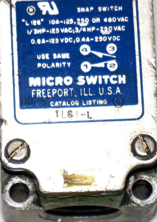 Used MICRO SWITCH 1LS1-L SWITCH 10AMP 1/3HP-125VAC 3/4-250VAC OIL TIGHT 1LS1L