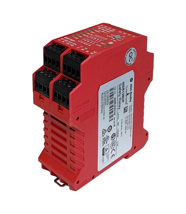 ALLEN BRADLEY 440R-M23143 /B Guardmaster SAFETY RELAY Minotaur MSR138DP NSMP